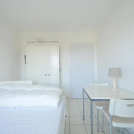 Apartamento Europan B Leopold I Esplanade 1 - Zeezicht 6 Personen De Panne